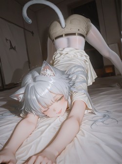 关于猫猫来到我家这档子事 明日方舟迷迭香 白丝yyds 萝莉