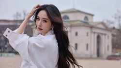 杨幂 白色衣服 美女回头高清壁纸