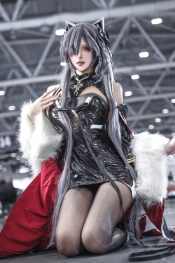 dy@月喑yīn 你来了 我的使魔兼主人 cos 碧蓝航线 御姐 漫展 场照