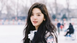 甜美可爱微笑美女章若楠壁纸