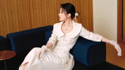 白色长裙优雅美女 刘亦菲侧脸 电脑壁纸