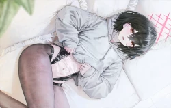 绷带_床_黑发_蓝色档案_脸红_棕色眼睛_沙发_光环_兜帽_今市真希_紧身衣_肚脐_连裤袜_透视_衬衫_短发