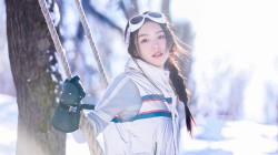 冬天漂亮美女周也高清壁纸