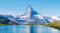 华为MateStation X一体机 内置风景高清壁纸 雪山 湖水