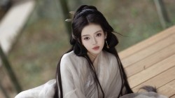 古装美女何瑞贤桌面壁纸