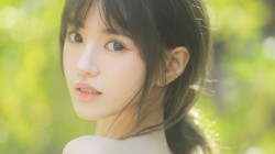 护眼清纯美女回头壁纸