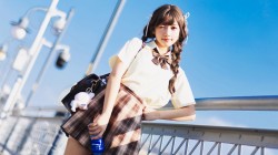 夏天 美女 学生 可爱辫子 夏装 裙子 美女壁纸