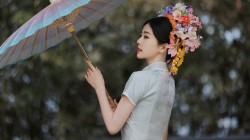 白鹿 侧脸 古风 伞 美女电脑壁纸