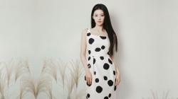 黑白波点裙美女王楚然桌面壁纸