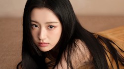 高清长发美女包上恩电脑桌面壁纸