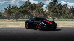 黑色法拉利跑车桌面壁纸