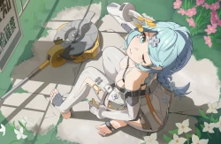 水蓝色眼睛 水蓝色头发 赤脚 紧身衣 辫子 花 胸罩架 阴阳业火 叶子 长发 马尾 武器 眨眼