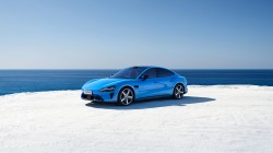 小米新一代SU7蓝色高清壁纸