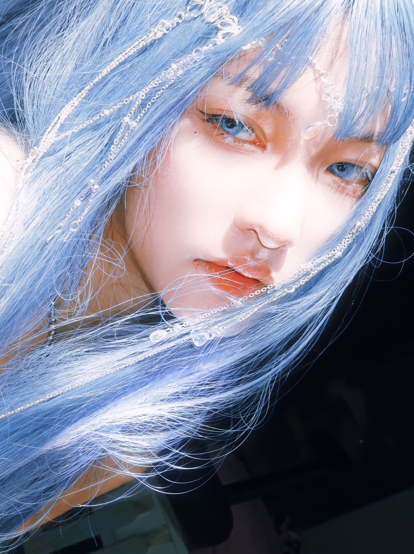 dy@奶盖哦 蓝色大海的传说。#分享照片#怼脸拍#蓝发#歌曲超负荷记,第2张