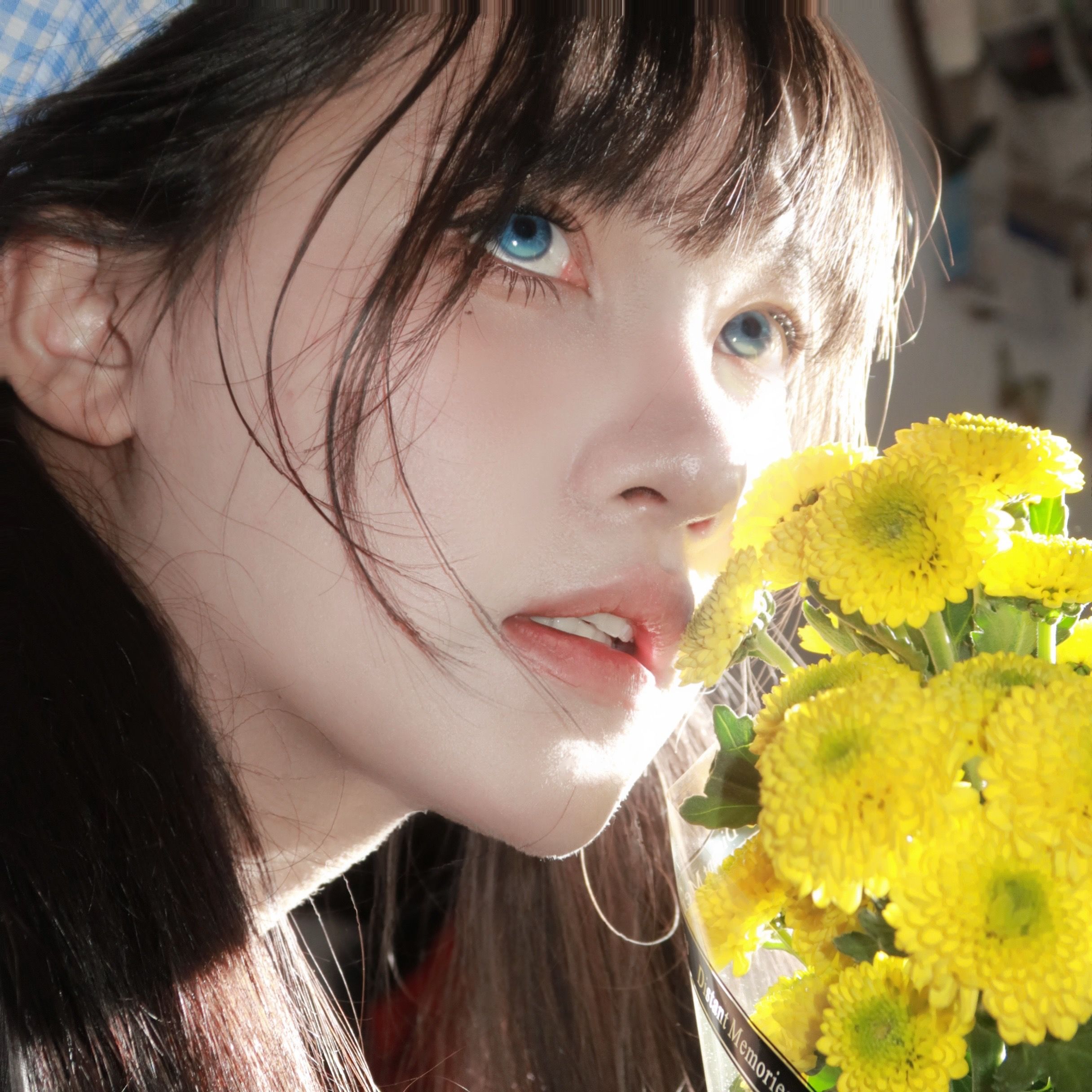 dy@奶盖哦 向春天。#怼脸拍 #拉近镜头 #氛围感 #侧颜,第1张