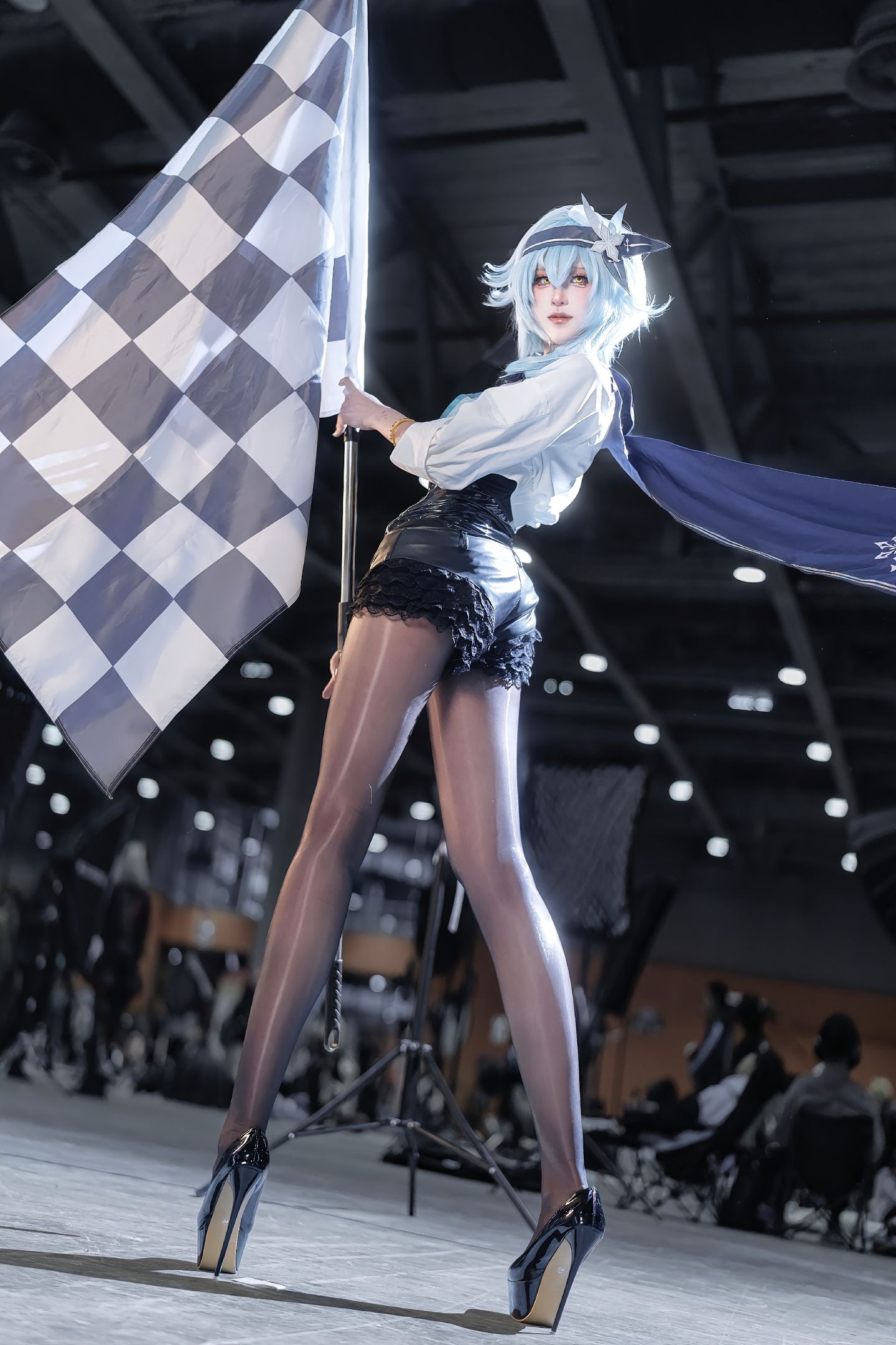 dy@月喑yīn 或许是我错了 但那又怎样 cos 你要怎么抵抗我 原神cos 优菈 大长腿,第1张