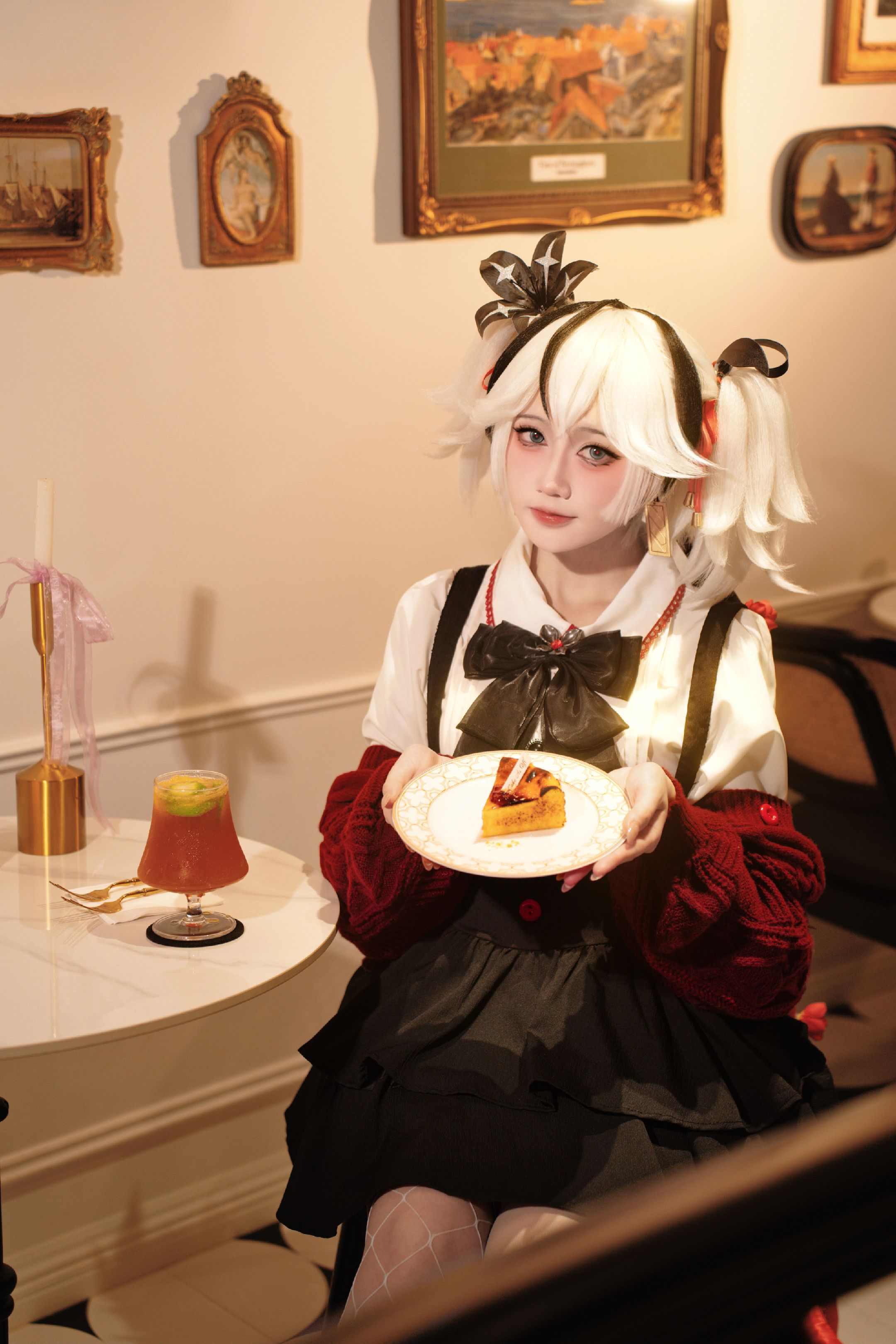 dy@柒染爱喝奶茶 邪恶草莓🍓小蛋糕 椿の冬日邀约 cos 鸣潮 椿 冬日邀约,第2张