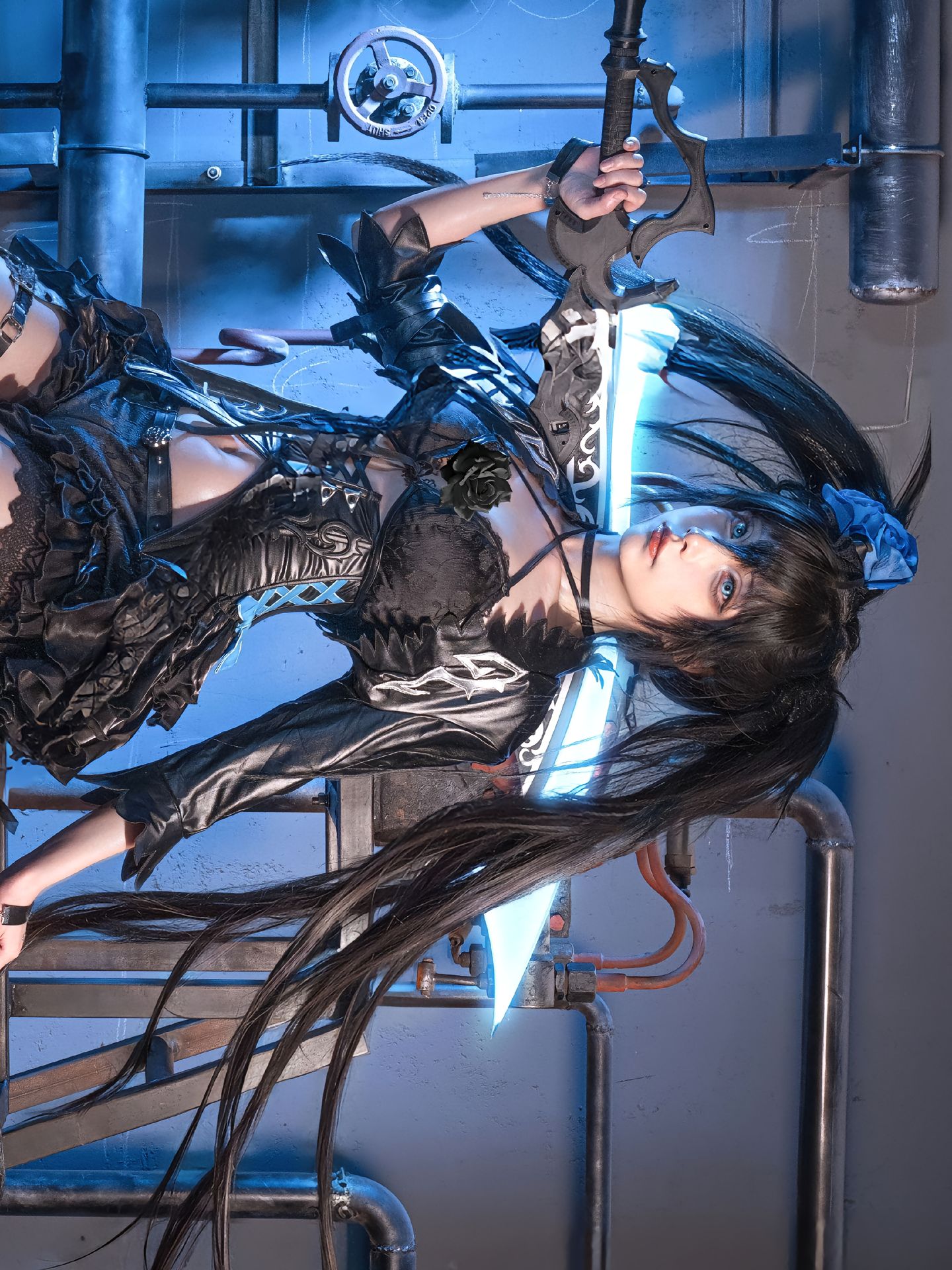 dy@蓝焰狐_沉迷练马甲线 来治疗一下颈椎 cos 正片 黑岩 黑岩射手,第3张 dy@蓝焰狐_沉迷练马甲线 来治疗一下颈椎 cos 正片 黑岩 黑岩射手,第3张