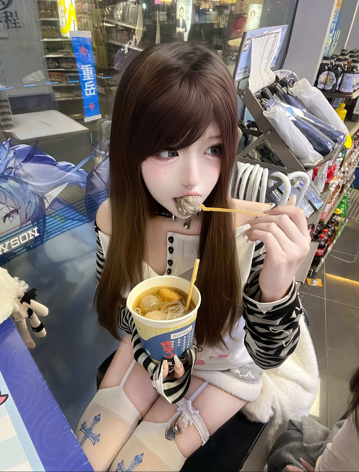 @小御少 陪你吃便利店的女孩也许有很多 但像我这样的只有一个#ootd穿搭 #随拍 #小猫,第2张 @小御少 陪你吃便利店的女孩也许有很多 但像我这样的只有一个#ootd穿搭 #随拍 #小猫,第2张