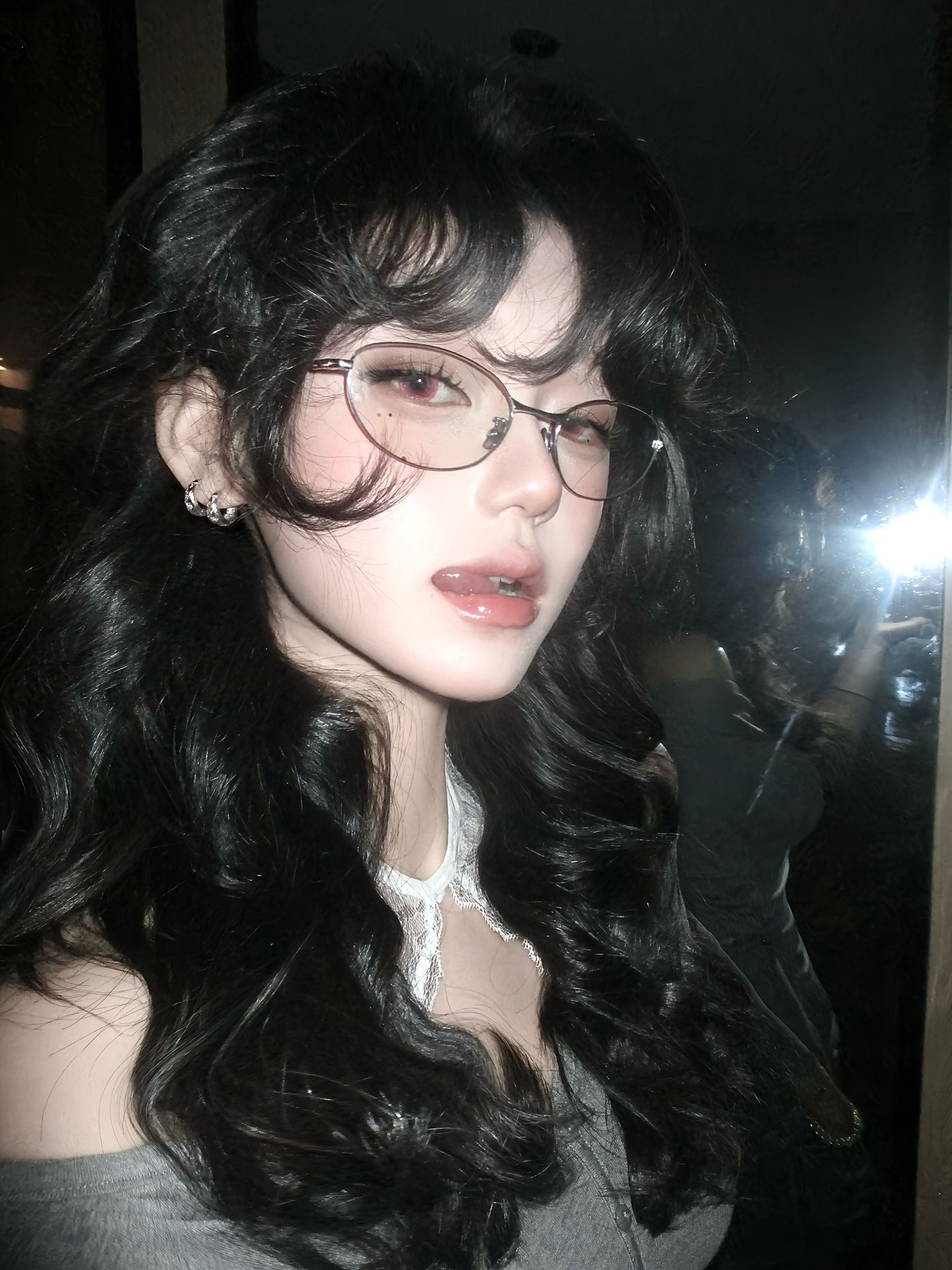 @我左手扇人很快 没有扯平 只有我赢。#白羊座 #卷毛 #眼镜妹 #鲻鱼头 #闪光灯拍照,第1张