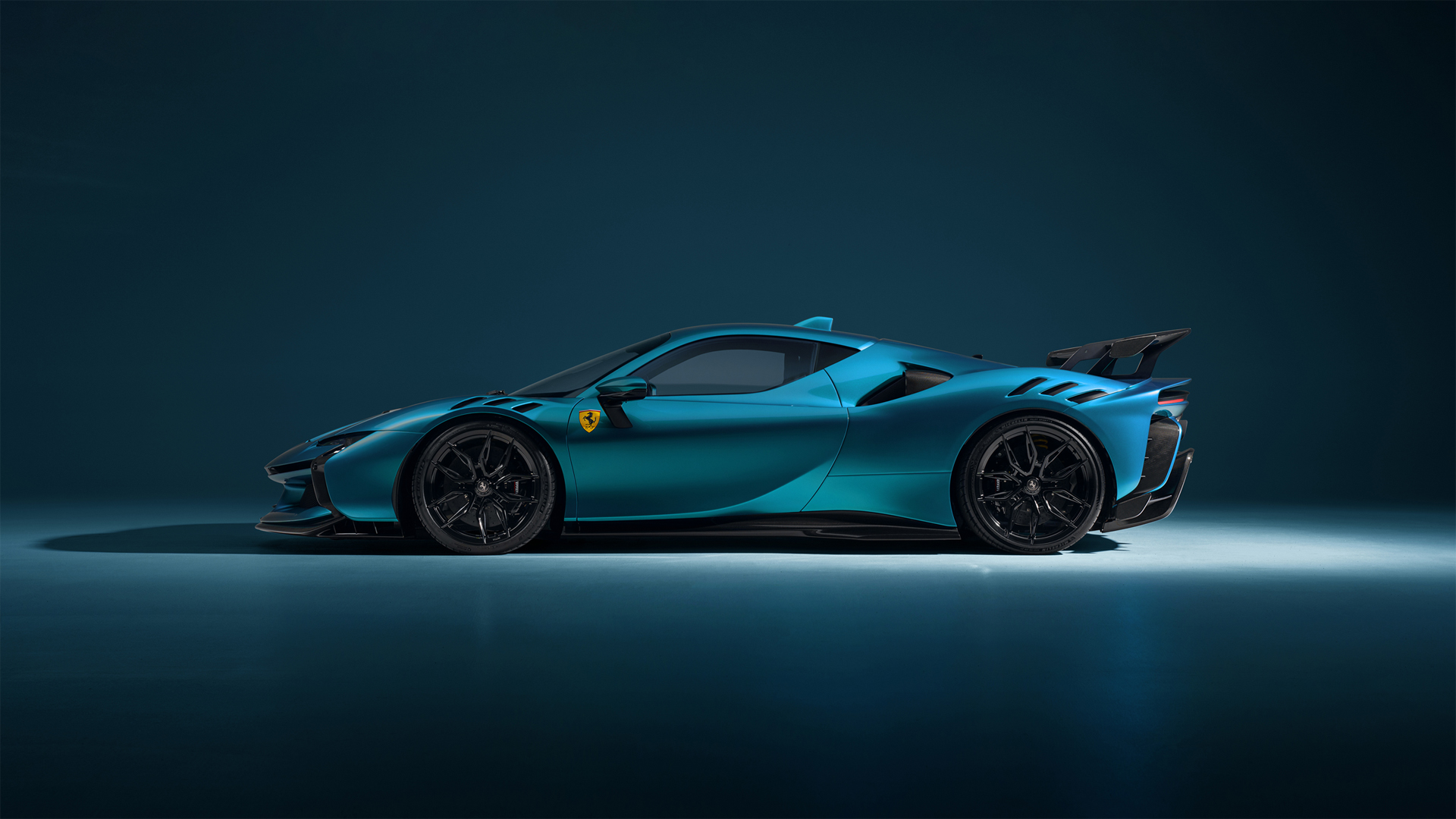 法拉利SF90 Stradale 蓝色跑车 电脑壁纸,第1张
