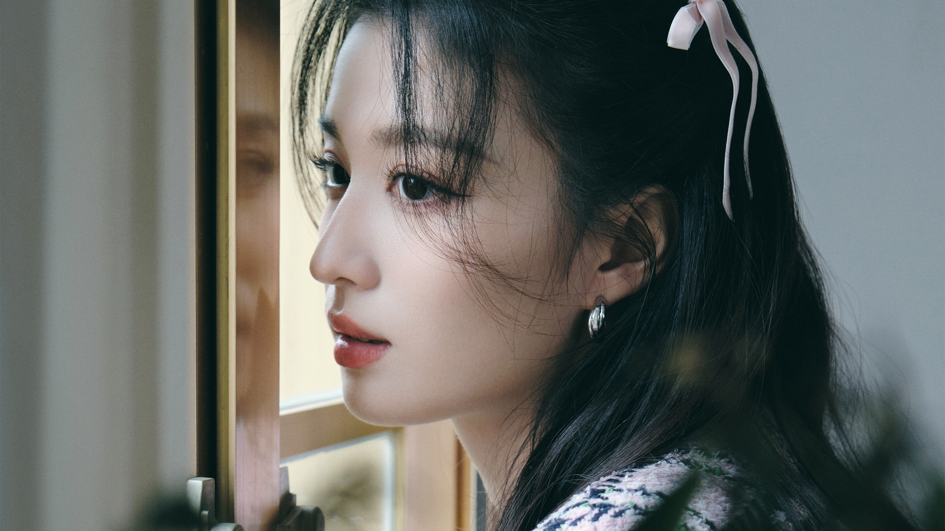 王楚然 高清侧脸美女电脑壁纸,第1张