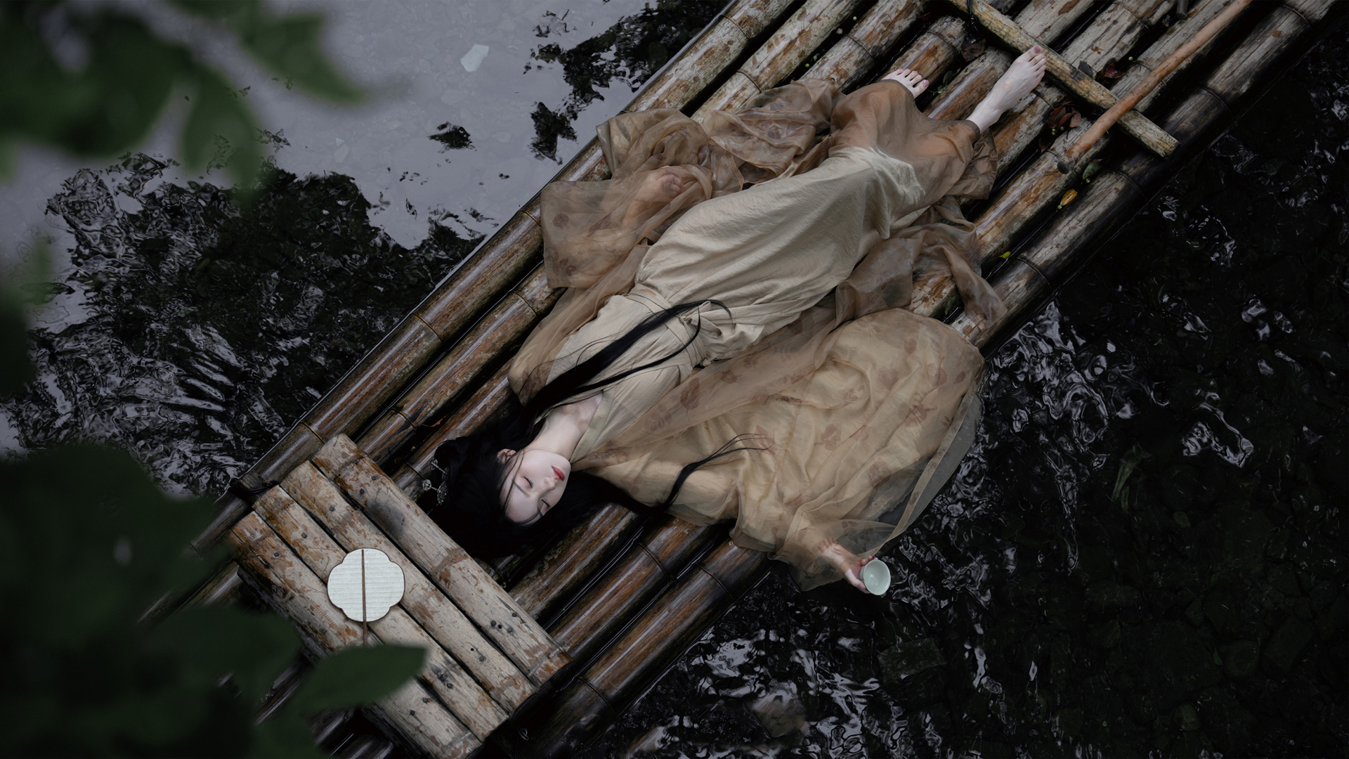 高清古风 竹排 意境美女壁纸,第1张