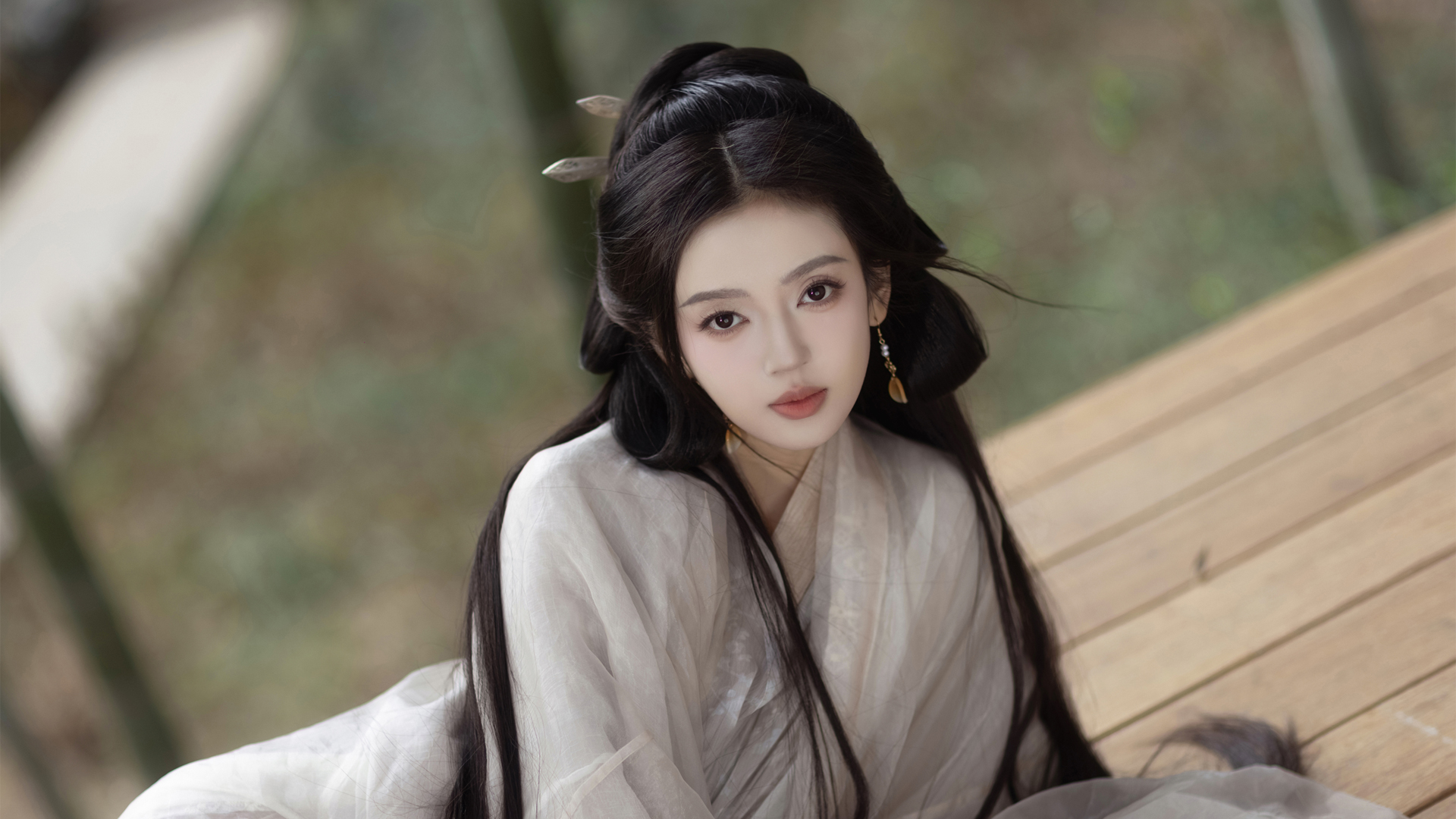 古装美女何瑞贤桌面壁纸,第1张