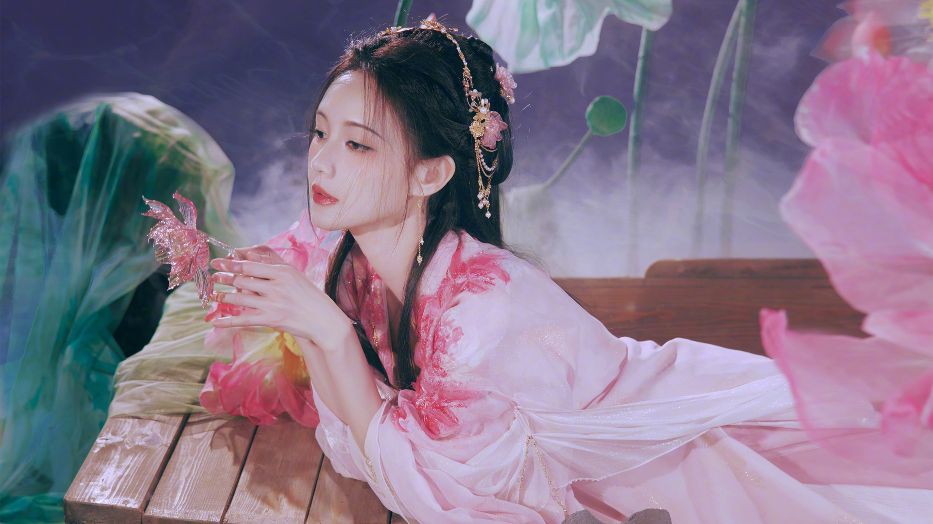 李一桐 荷花 古风美女壁纸,第1张