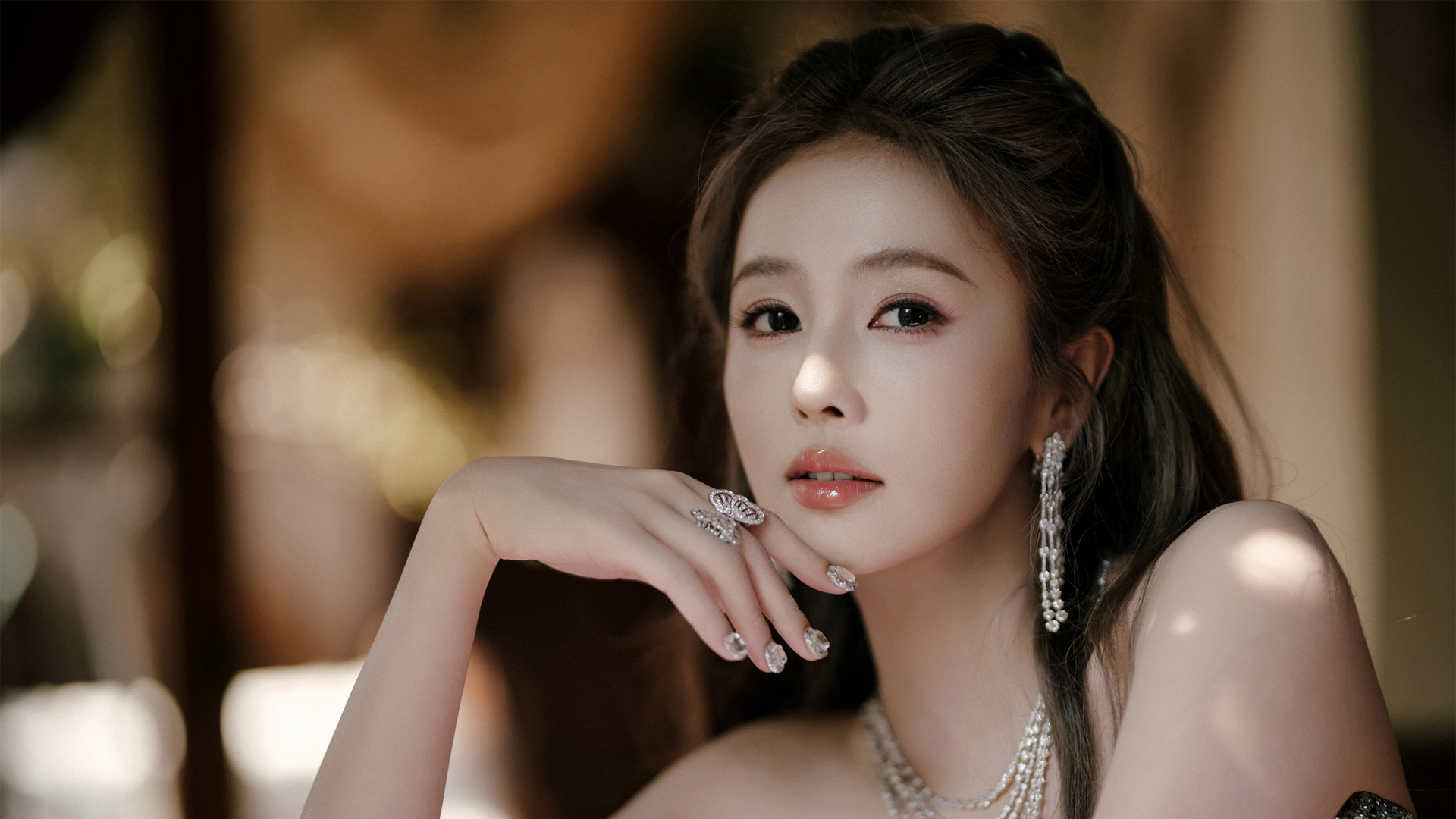 白鹿 光影美女高清桌面壁纸图片 知性美女、气质美女、甜妹美女,第1张