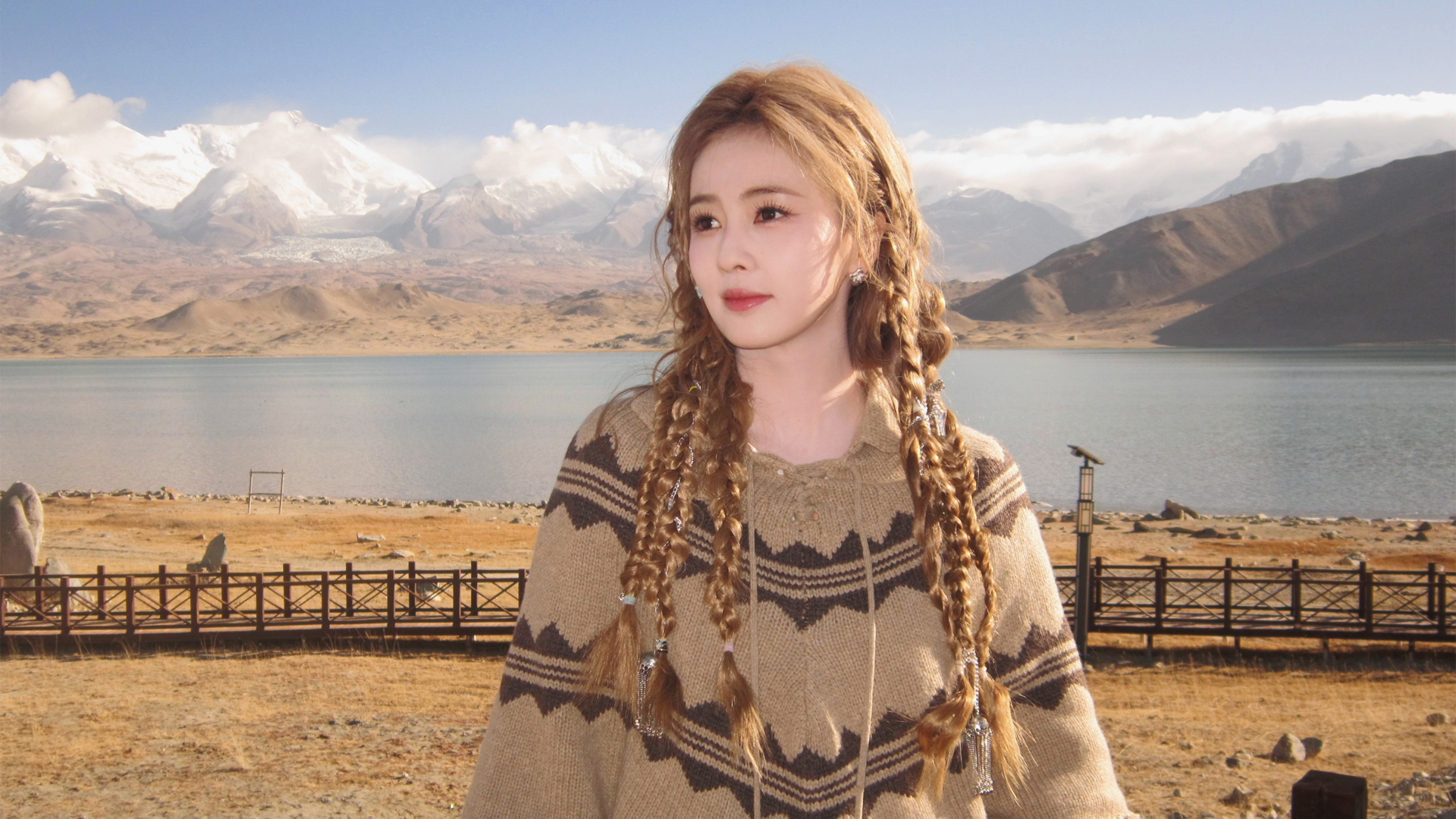 麻花辫白鹿美女桌面壁纸,第1张