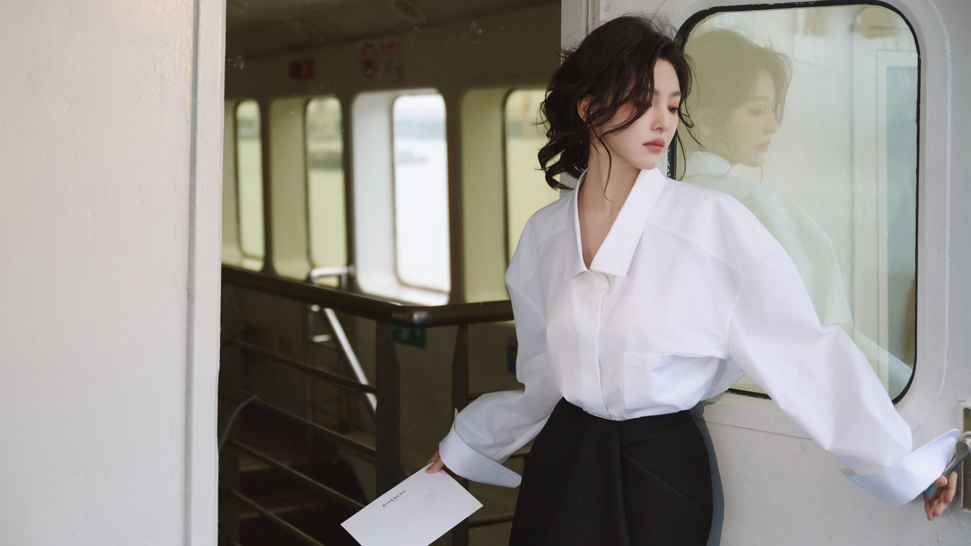 白衬衫美女章若楠电脑壁纸,第1张